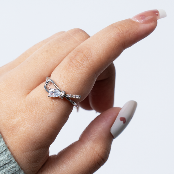 Elegant Floral Silver Ring