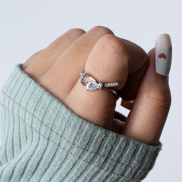 Elegant Floral Silver Ring