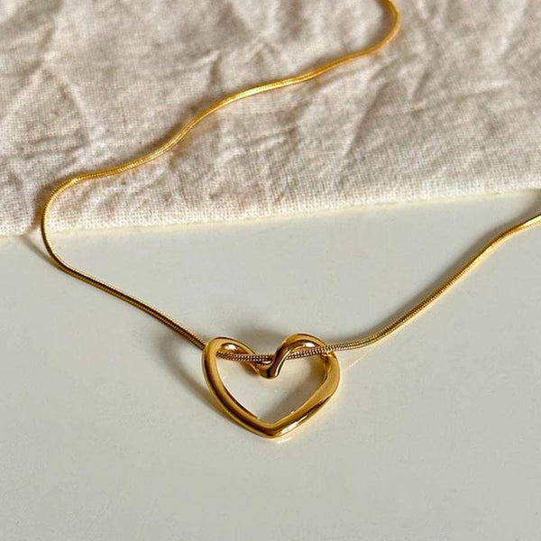Golden heart chain necklace pendant