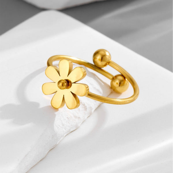 Unique Gold Flower Ring