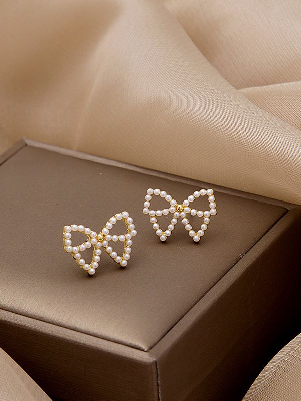 Bow Shaped Pearl Earrings