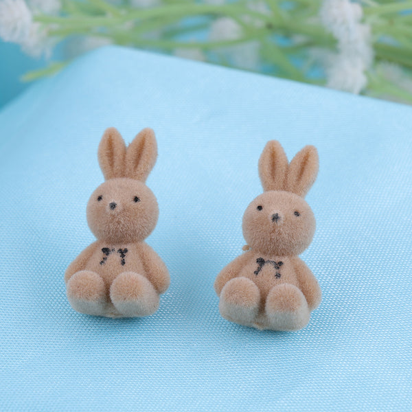 Sitting Rabbit Stud Earring