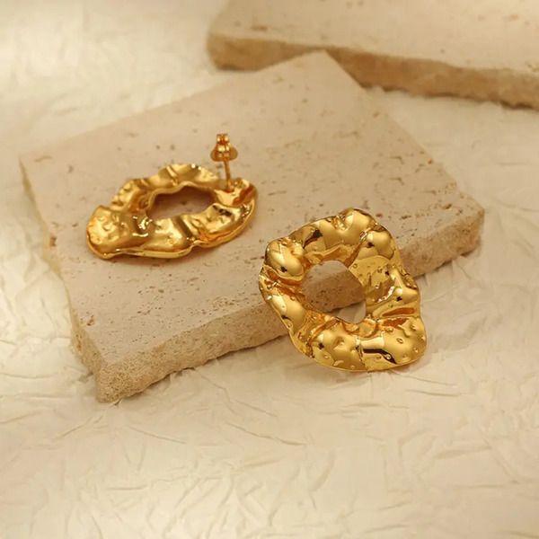 Anti tarnish round texture stud earrings