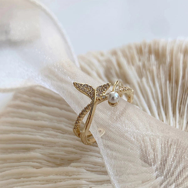 Golden Fishtail Pearl Ring