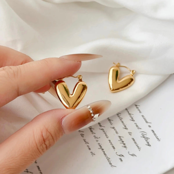 Anti tarnish little golden earrings
