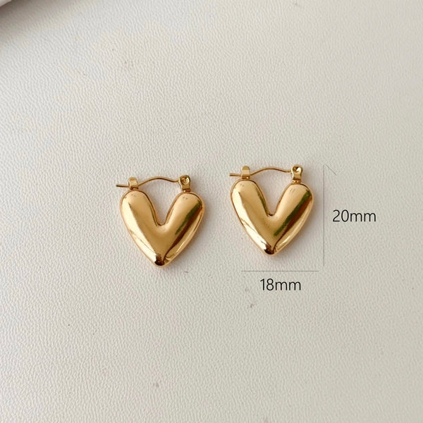 Anti tarnish little golden earrings