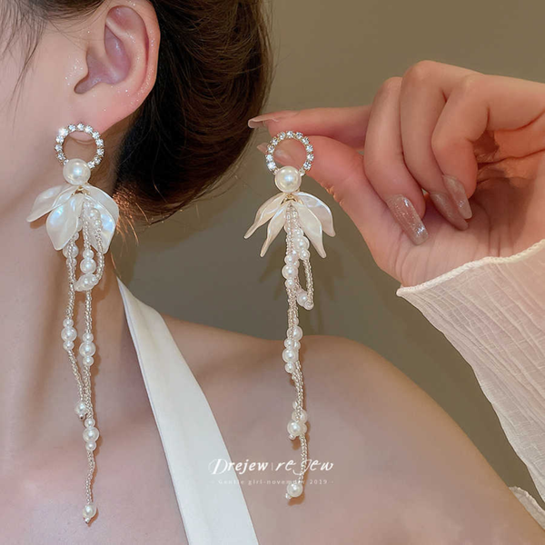 floral elements long drops Earring