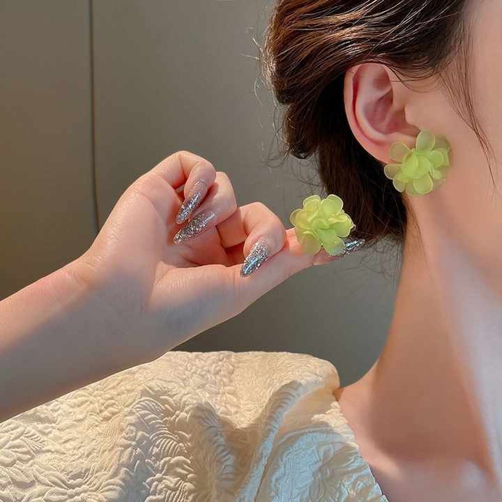 Elegant Green Flower Clip Earring