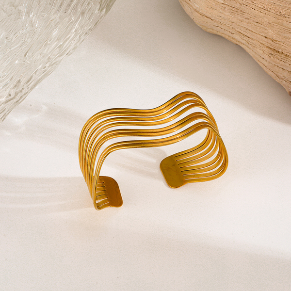 Golden Wave Desgin Bracelet