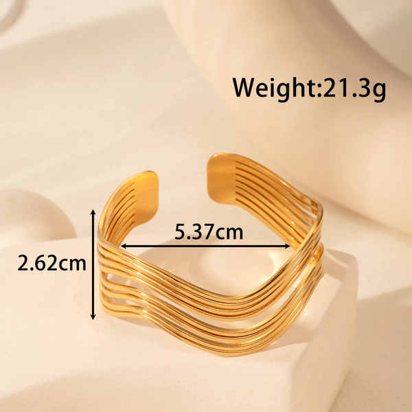 Golden Wave Desgin Bracelet