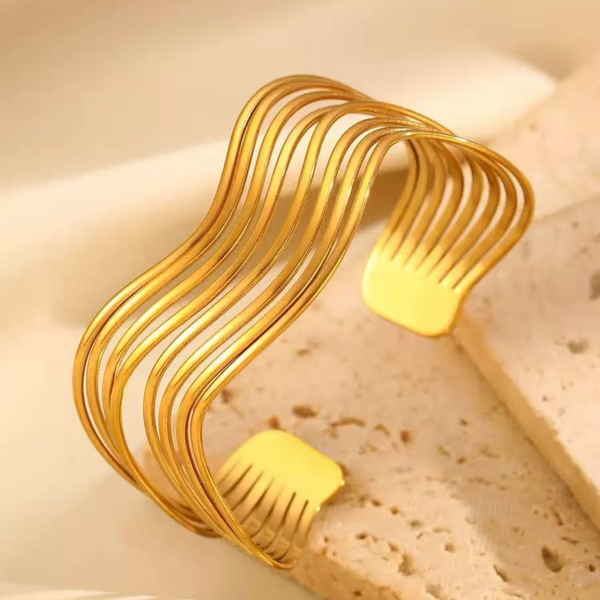 Golden Wave Desgin Bracelet
