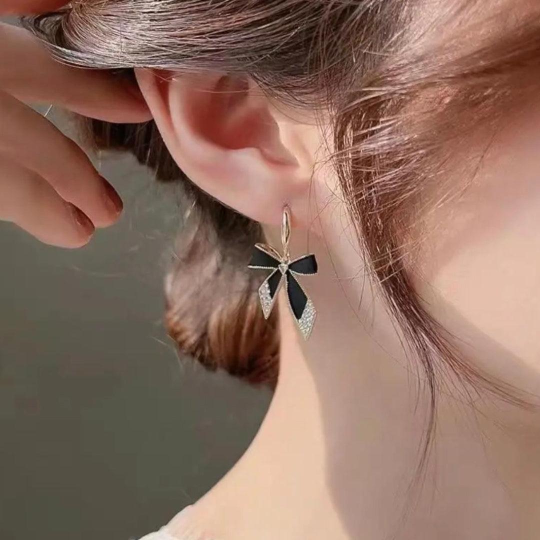 Bow-Shaped Dangling Earring