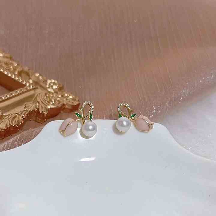 Gold Plated Tulip Cross Cross Pearl Earring