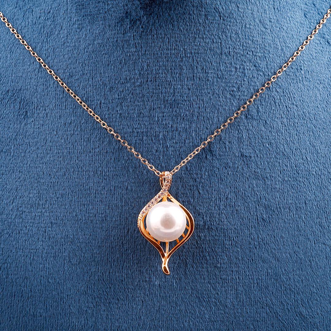 Gold Necklace with Pearl and Diamond Pendant