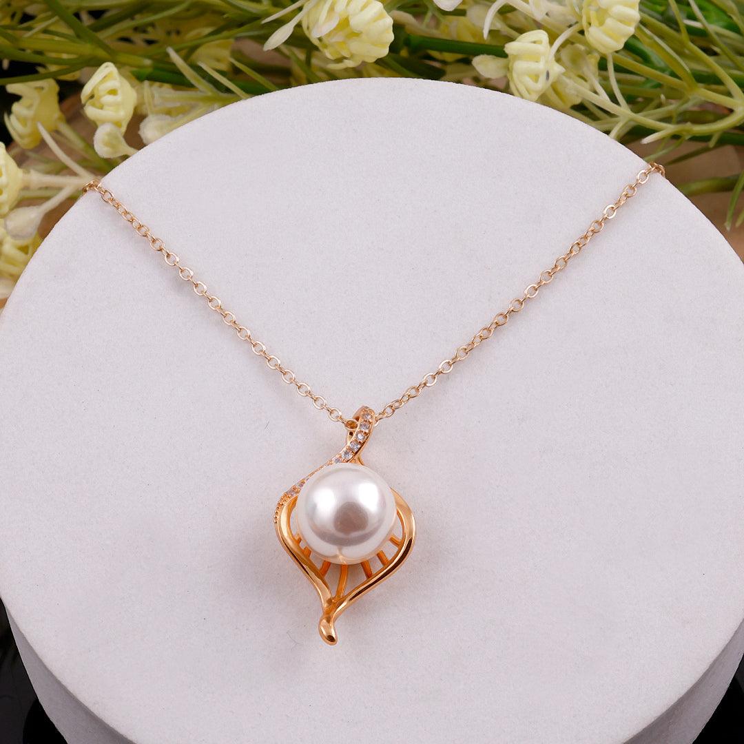 Gold Necklace with Pearl and Diamond Pendant