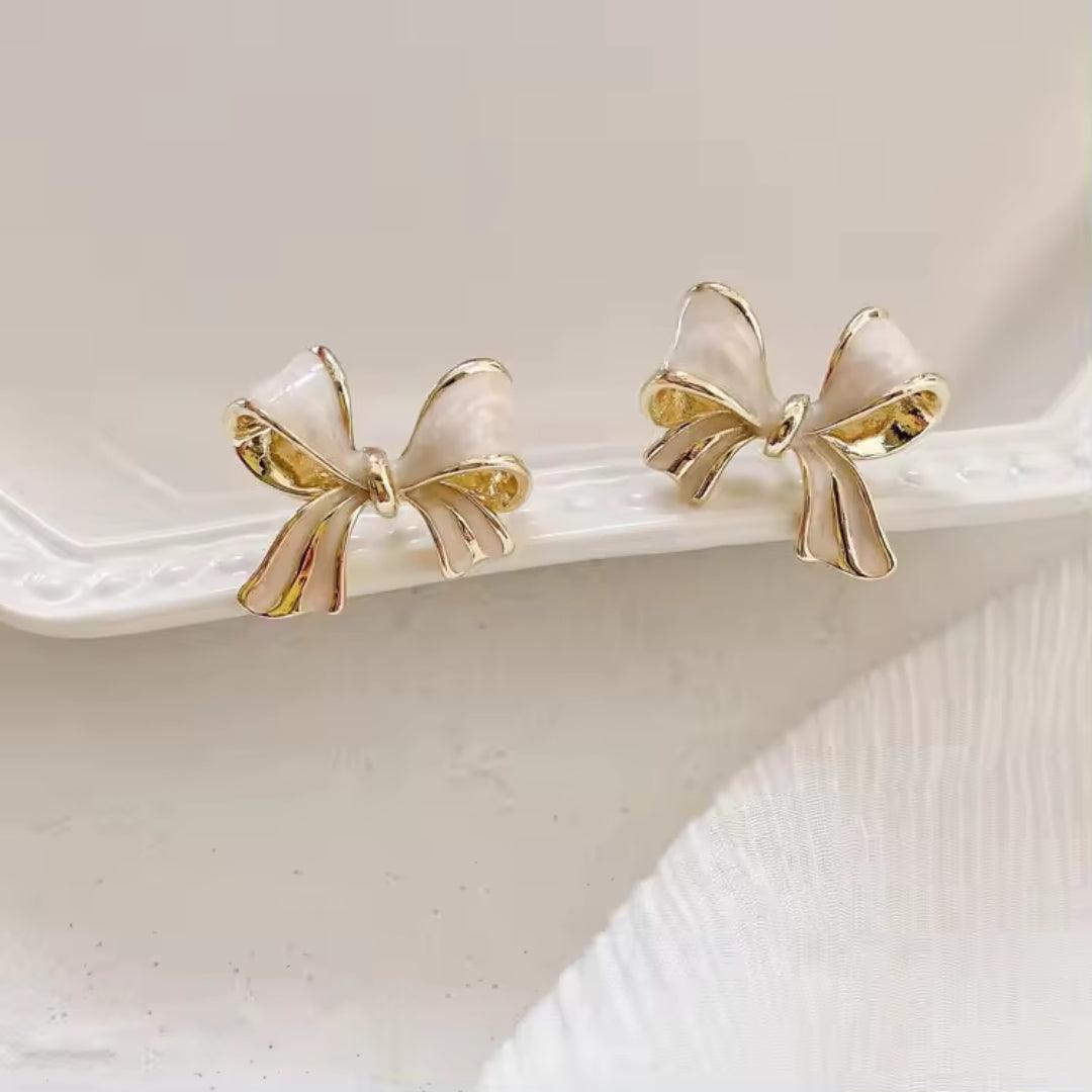 Chic Gold Bow Earrings