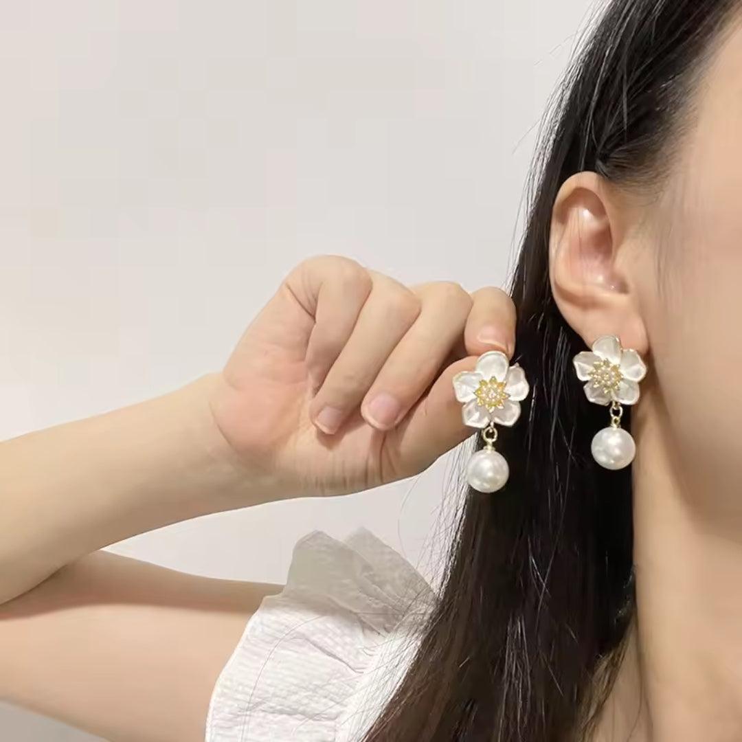 PRINCESS WHITE FLOWER PEARL EARRINGS