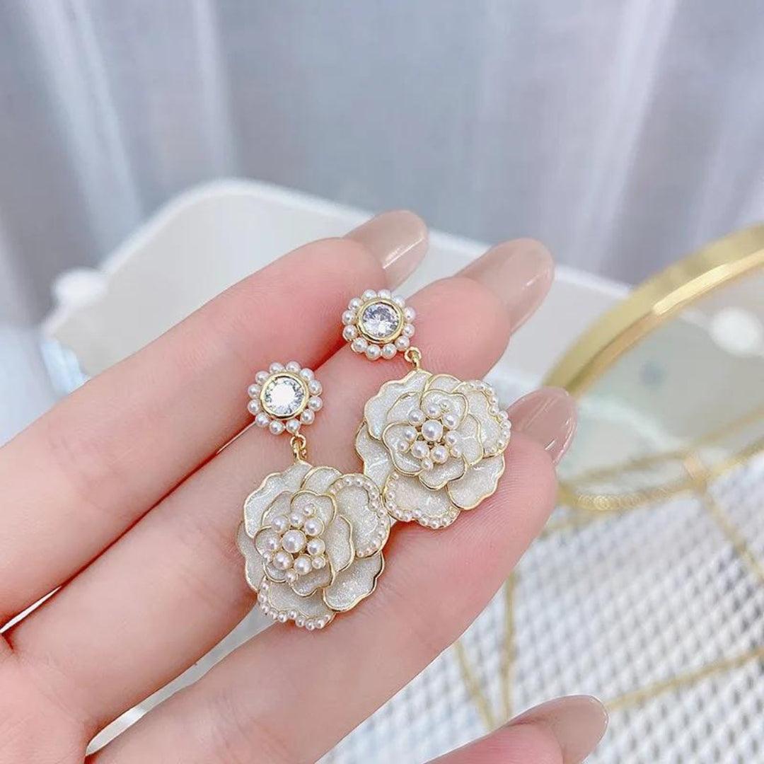 Flower classy earrings