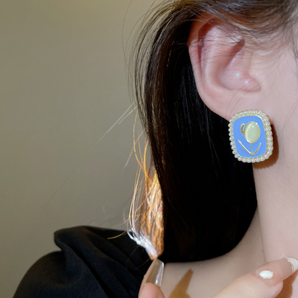 Arzonai Contemporary Stud Earrings