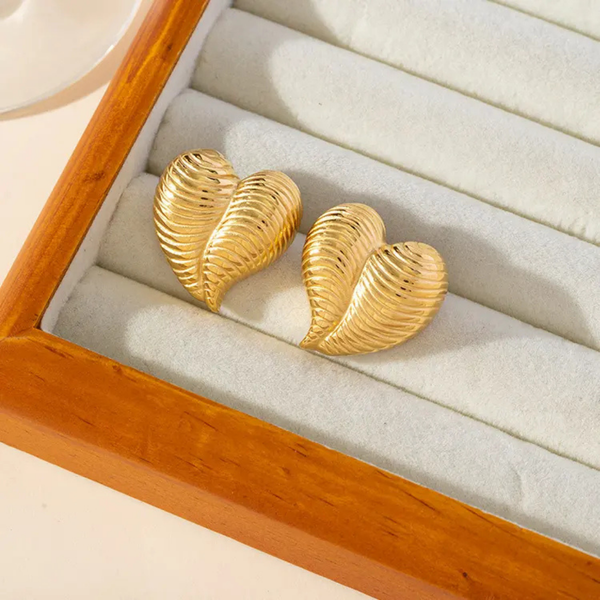 Anti tarnish love style earrings