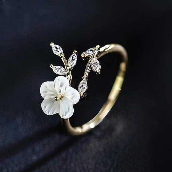 Gold White Flower With Leaf Ring
