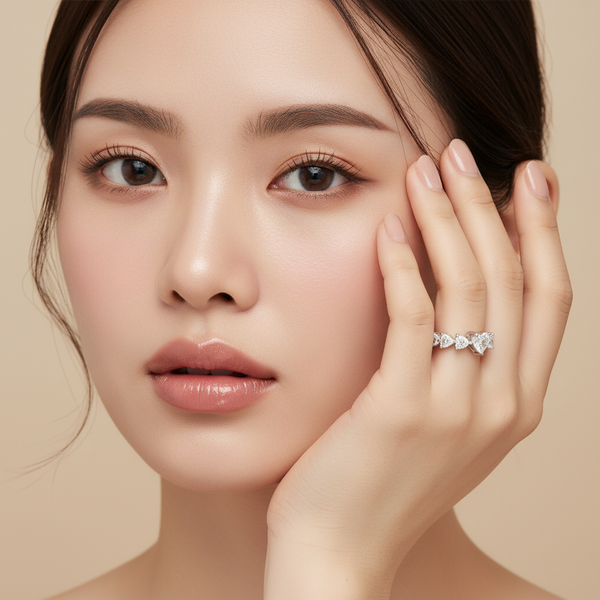 Queen White Heart Zircon Ring