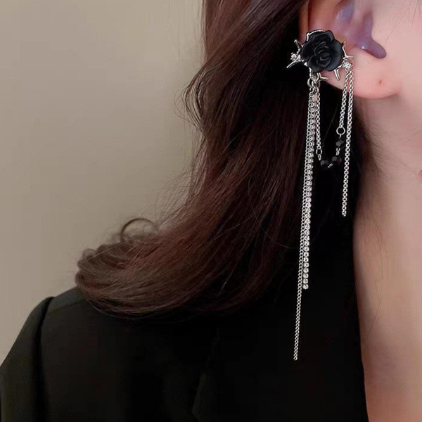 Daisy Black Flower Earrings