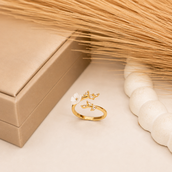 Flower & Leaf Gold Ring