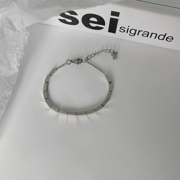 Silver Tone Bracelet of Small Rectangular Blocks Connect