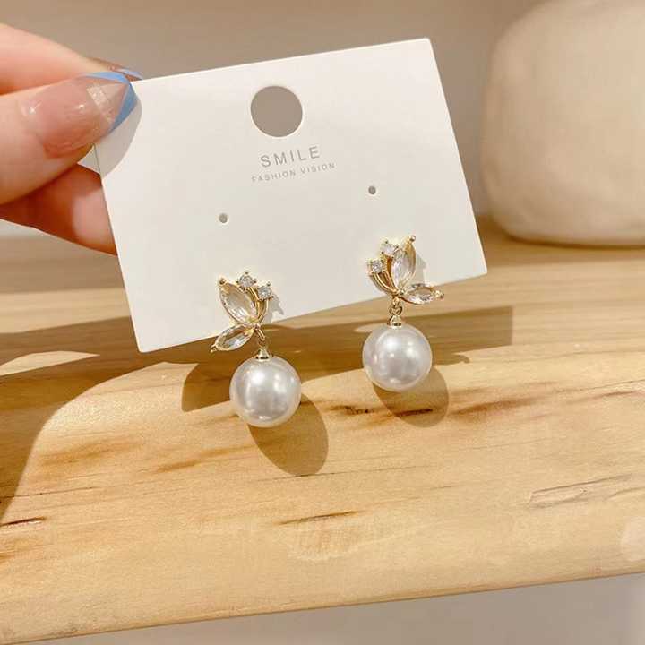 Leafy Pearl Drop Earring