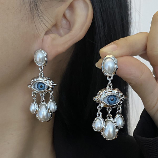 Big Eyes Long Earring