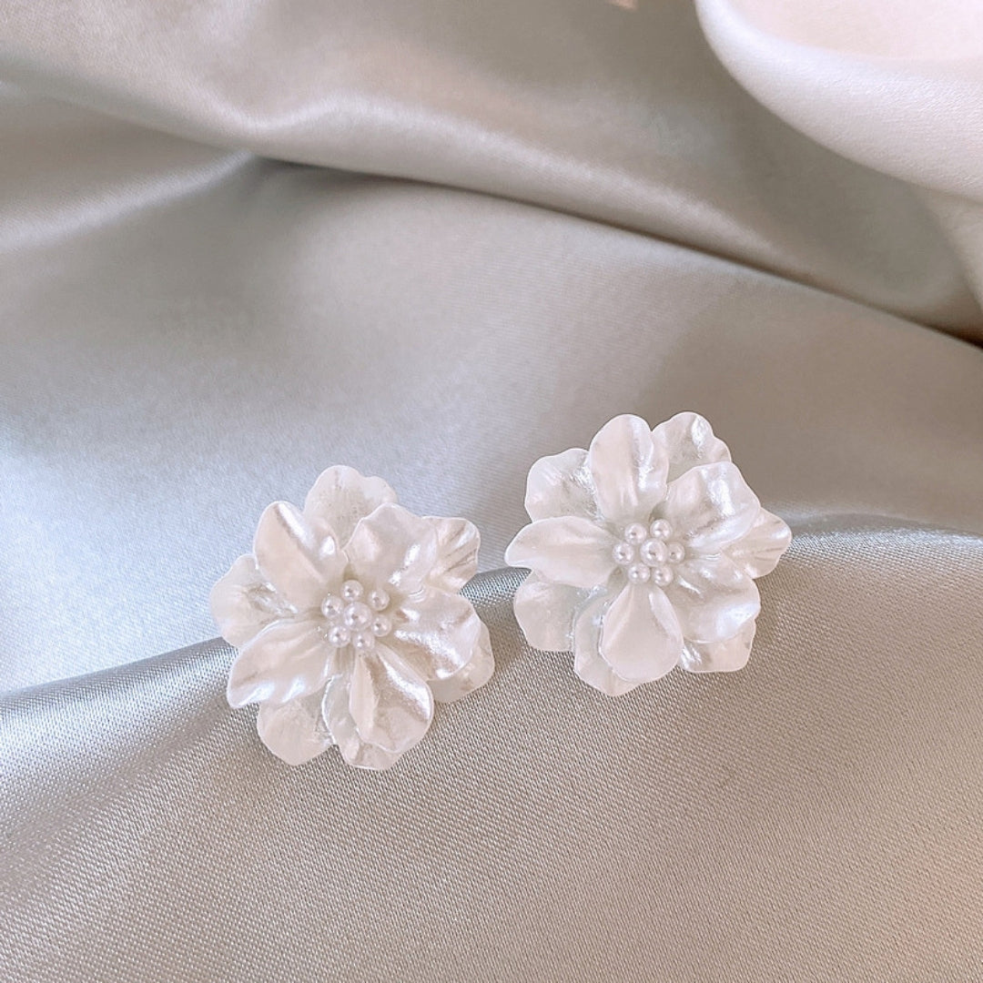 White Tiny Pearl Flower Stud Earring