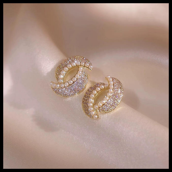 BeautifulWhite Pearl Strip Stud Earrings