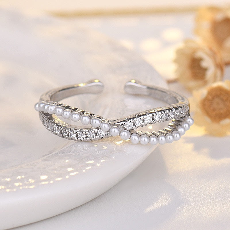 Infinity ring pearly white