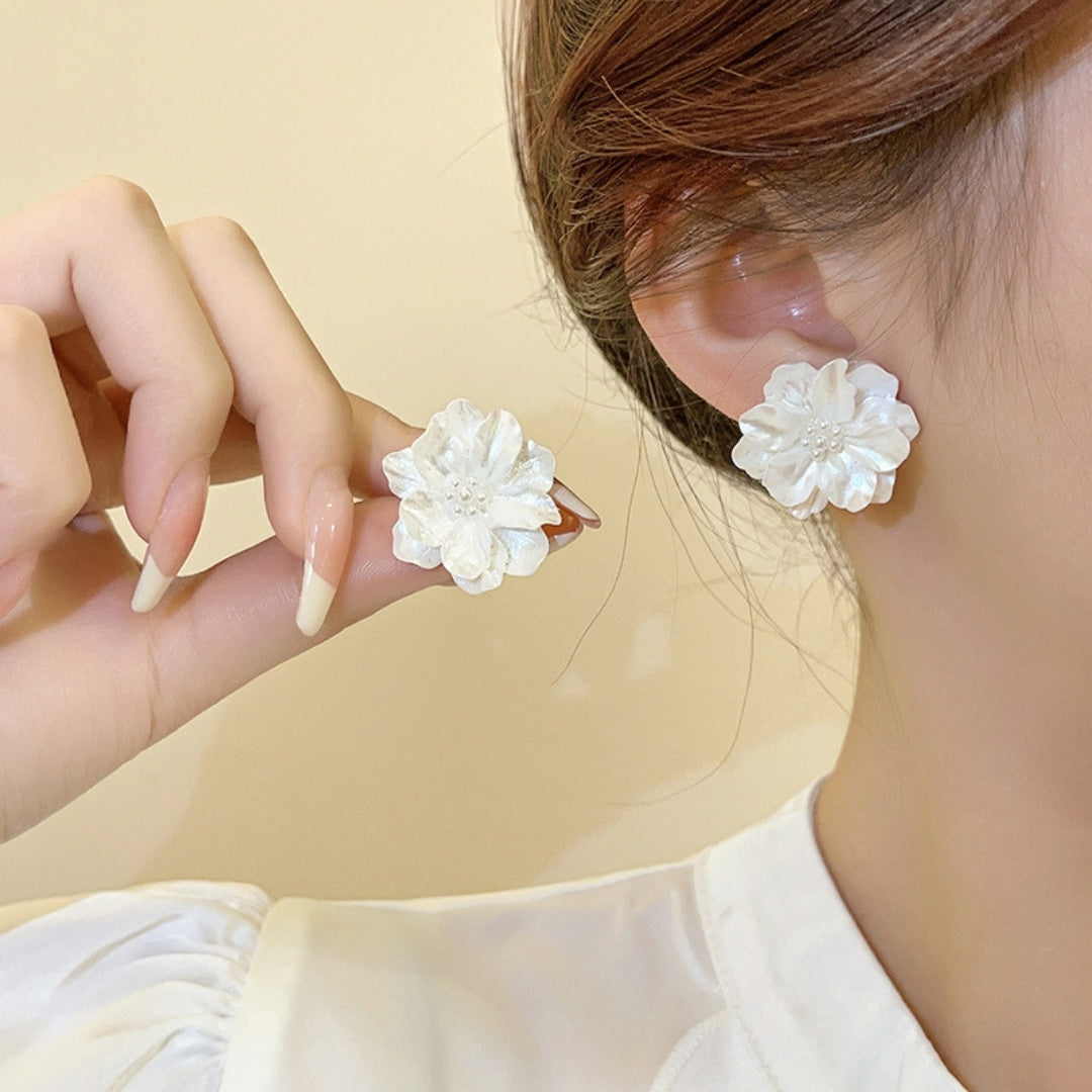 White Tiny Pearl Flower Stud Earring