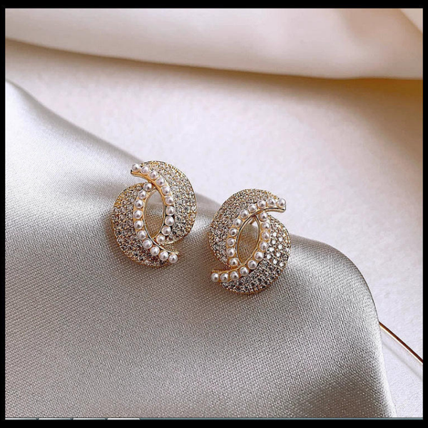 BeautifulWhite Pearl Strip Stud Earrings