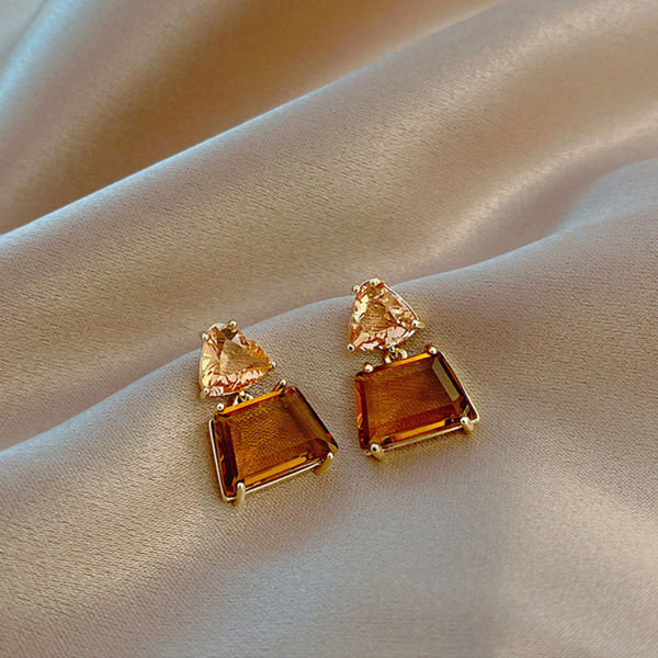 Blend Pin Drop Earring