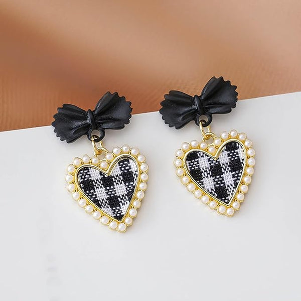 Eye-catching Bowknot Pearl Drop