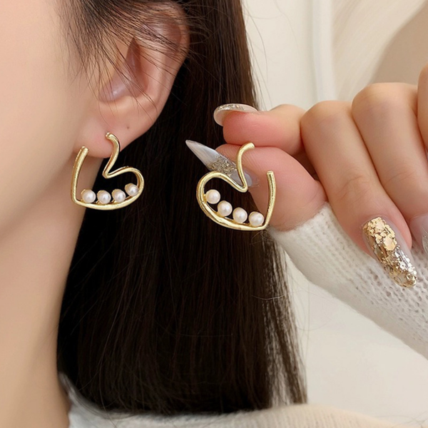 Pearl Heart Stud Earring