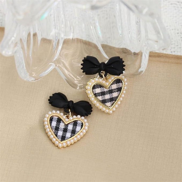 Eye-catching Bowknot Pearl Drop