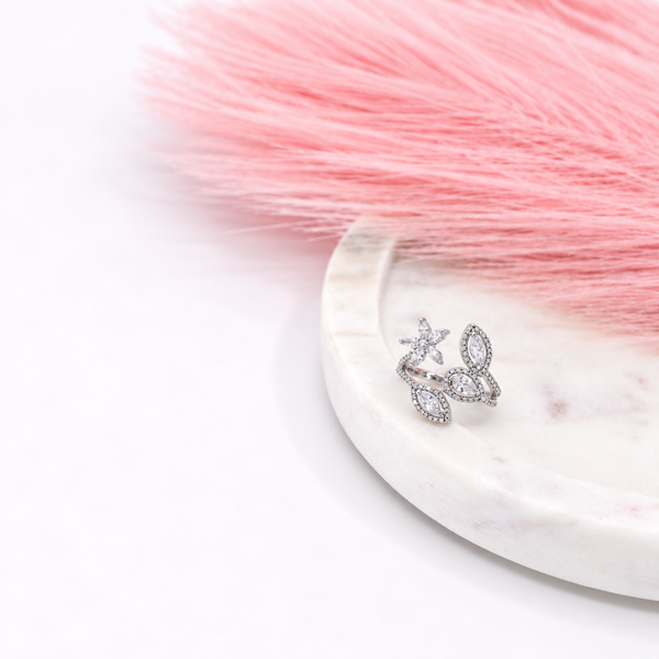 Sparkling Vine Ring