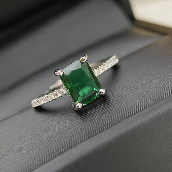Regal Green Stone Ring