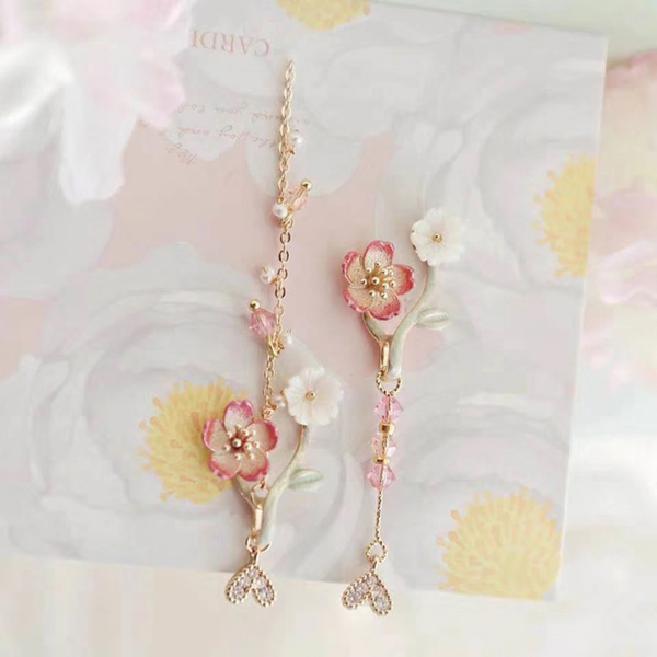 Floral Shaped Drop Earring