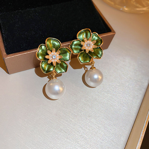 Pack Of 2 White -Green Flower Earring