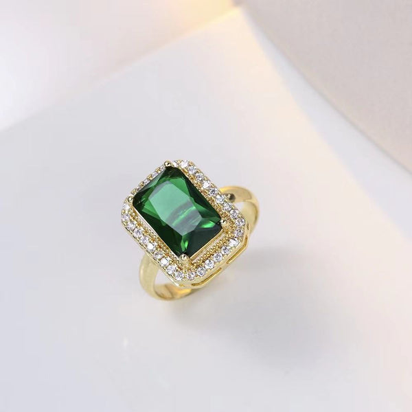 Green Emerald Queen Ring