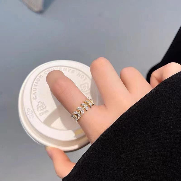 Charming Golden Shiny Rhinestone Ring
