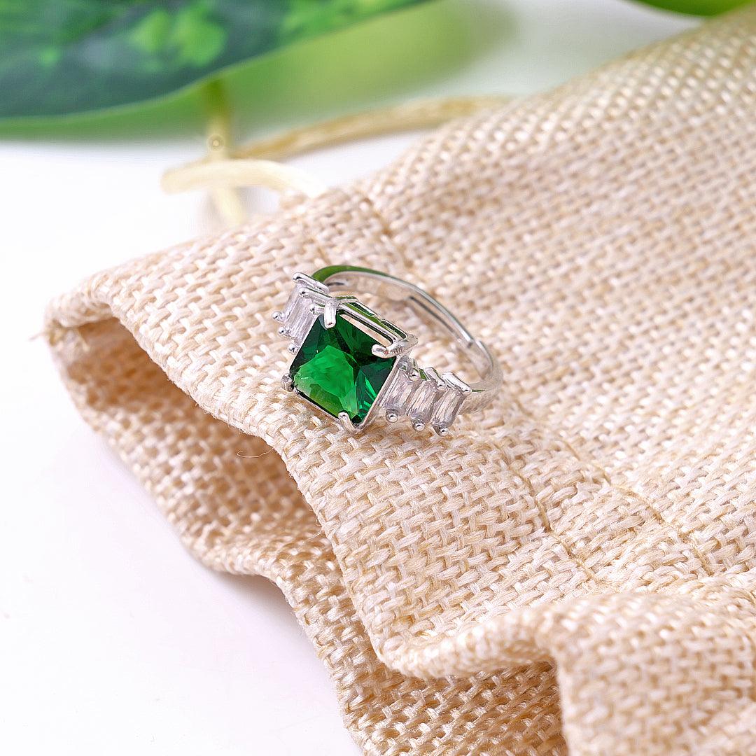 Green stone ring