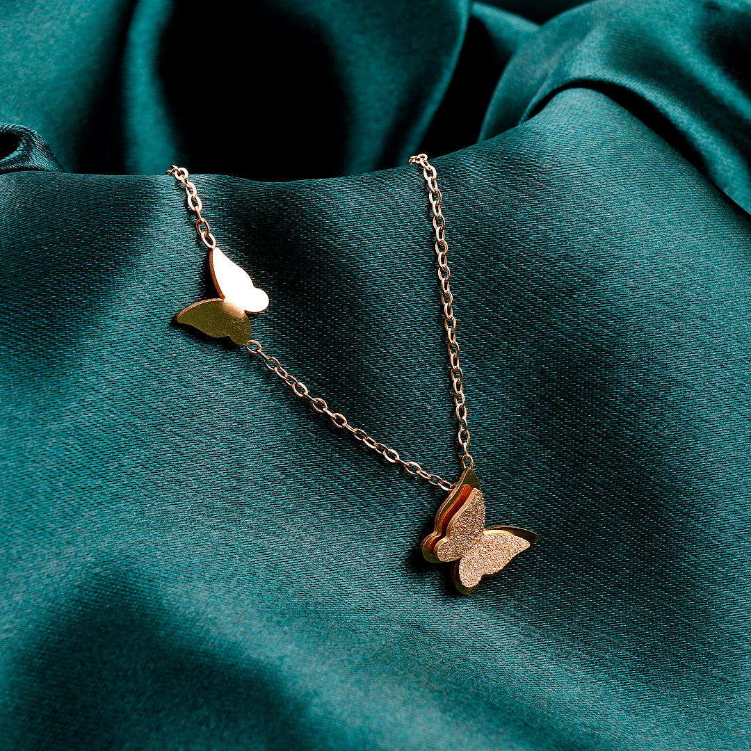 Gold Chain frosted butterfly necklace