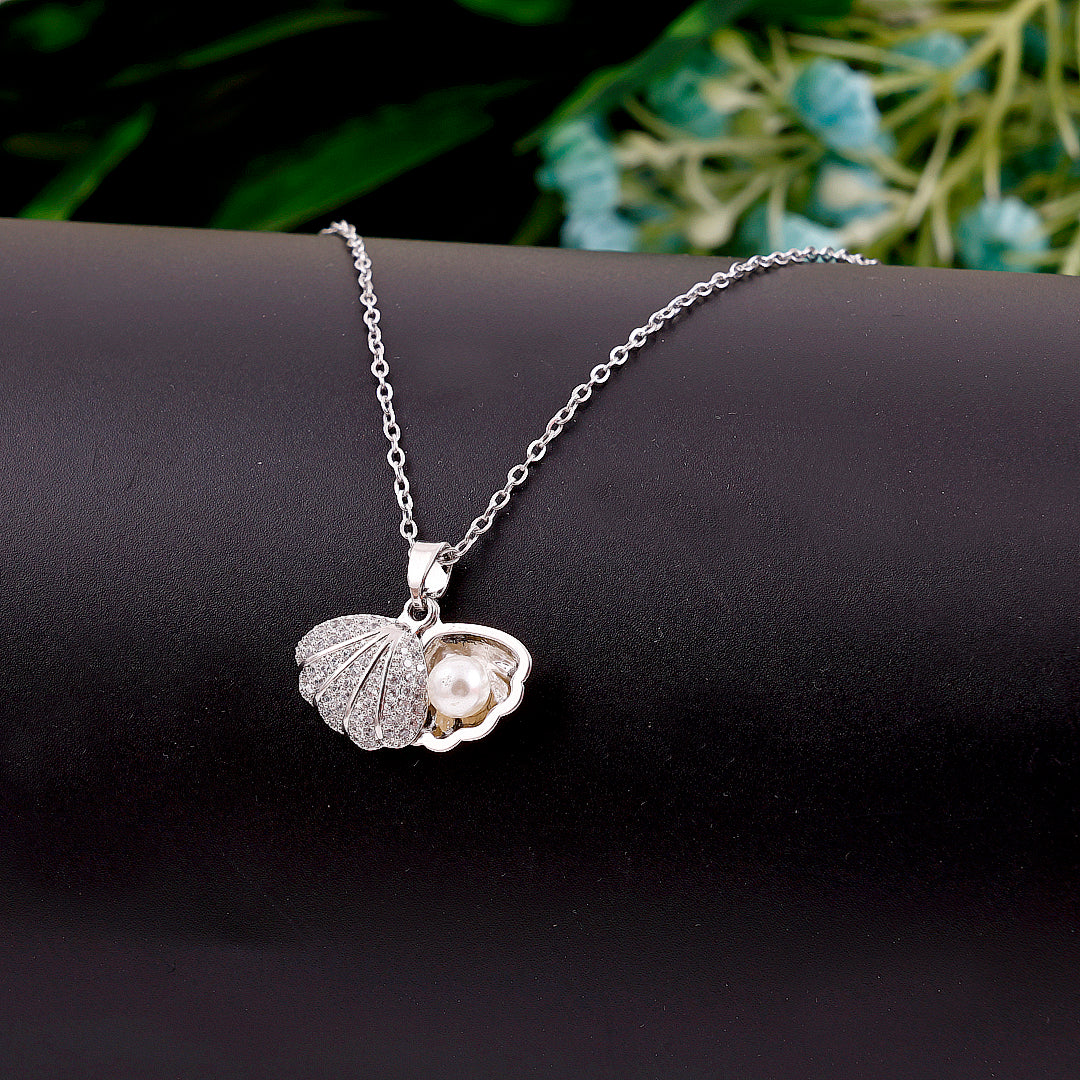 Silver Shell pearl necklace Pendant