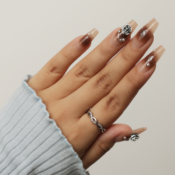 Elegant silver ring